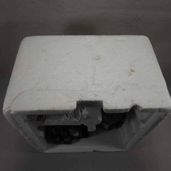 Dept 56 Elfin Forge and Assembly Shop North Pole Series Christmas House Village - Picture 9 of 9